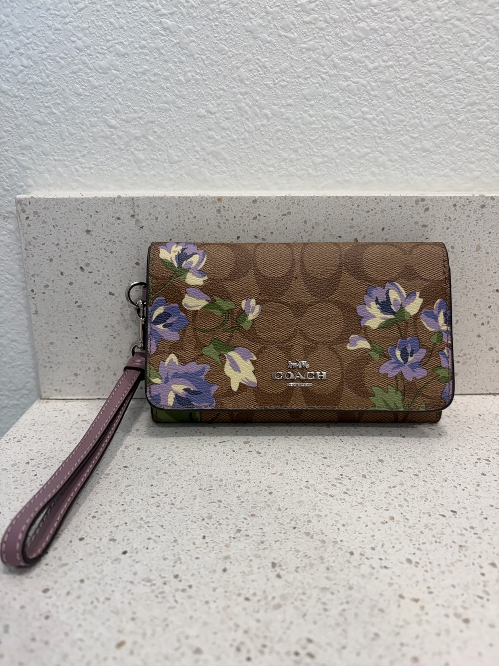 Rare Signature Canvas Lily Print F73373 Coach Wallet. Excellent Condition